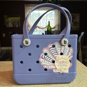 NWT Exclusive BITTY BOGG BAG in Periwinkle Shell